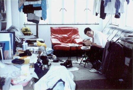 This is Elder Griggs enjoying the comforts and cramping of his 6-man apartment in Tuen Mun, 1996
Domingos  Liao
05 Nov 2003