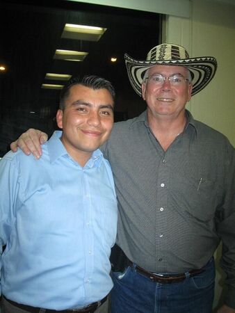 Con el presidente Cavanaugh
Oscar Javier Alvarez
24 Aug 2009