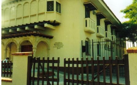 ESTA ES UNA FOTO DE MI COLECCION DE LA ARQUITECTURA DE LAS CAPILLAS.
patricio  Salazar
27 Jan 2003