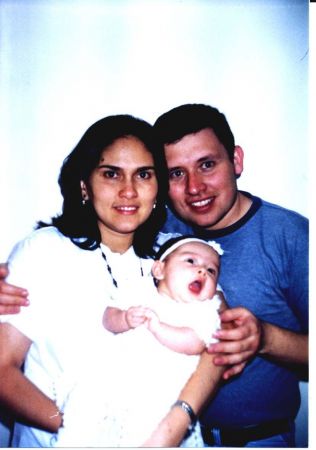TOMADA EL 1 DE MAYO DE 2003, MI ESPOSA EVA, MI HIJA KRISTY Y YO
LEONARDO  CHAVES
02 May 2003