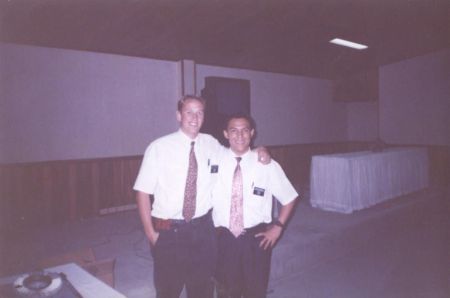 Elder Broadbent y yo después del almuerzo de navidad del 95 en Sincehueco.
Gabriel Hernán  Rodríguez
10 Feb 2004
