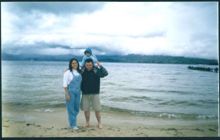 JUNTO CON MI ESPOSA EVA Y MI HIJA KRISTY EN ESTE BELLO LAGO A 3000 MSNM, AL CENTROORIENTE DE COLOMBIA
LEONARDO  CHAVES
24 Aug 2004