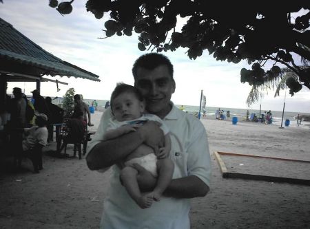 Con mi papito en Bocagrande
Oscar Javier Alvarez
18 Dec 2005