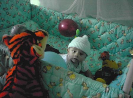 Aca estoy en mis cuarto muy feliz
Oscar Javier Alvarez
18 Dec 2005