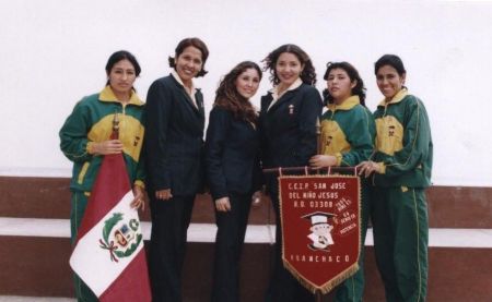 MI ESPOSA CON SUS COMPAÑERAS DE TRABAJO Y AUXILIARES
ALEXANDER LEONCITO LEON FARFAN
06 Jan 2006
