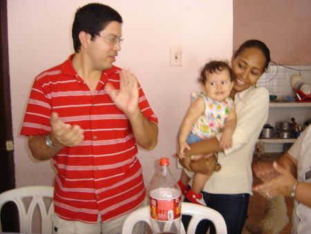 Aquí estoy con mi familia el día de mi cumpleaños
Fausto Mauricio Manrique Horta
16 Aug 2006