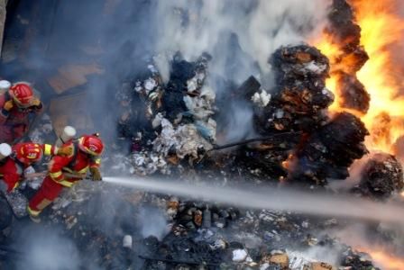 un incendio hace unos dias
Fernando Gabriel  Morote
27 Jun 2007