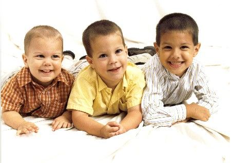Estos son mis tres hijitos: Mateo (6 anos), Anthony (4 anos) y Lucas (2 1/2 anitos.) Se quieren mucho y son muy unidos. Son maravillosos!!
Daniel  Bluemel
25 Sep 2007