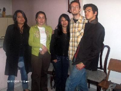 ESTE FUE UN TOQUE QUE HICIMOS EN MI CASA, INTERPRETANDO MUSICA PARA ALEGRAR LA VIDA DE LOS DEMAS
ALEJANDRO  CRUZ PARRA
18 Oct 2007