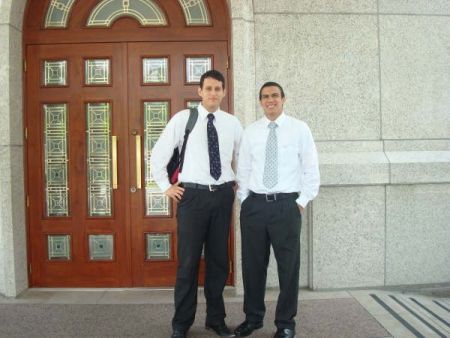 GABRIEL Y YO SALIENDO DEL TEMPLO DE GUAYAQUIL - ECUADOR
Victor  LLerena
25 Mar 2009