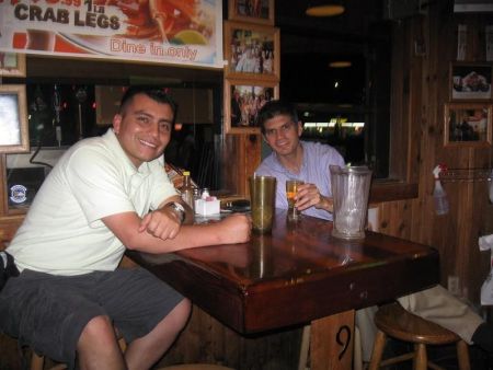 Una buenas alitas de pollo en Hooters de Doral
Oscar Javier Alvarez
24 Aug 2009
