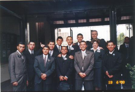 en esta fotos salimos con el presidente canals y su esposa aqui estan todos los grandes de la Zona y los 
L.Z  Elder Huenchuñir y Elder Lillo
Jaime Andres Huenchuñir
02 Aug 2003
