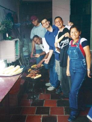 UN BUEN ASADO EN CUCUTA EN EL 2003 JULIO
ÈLDER C. FERNADEZ
03 Mar 2004