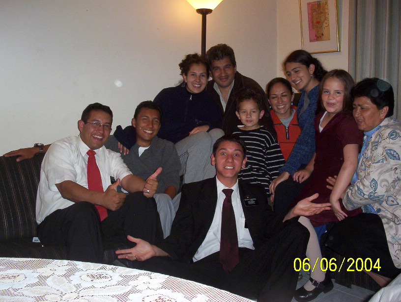 En la rama Verbenal si NOS QUIEREN
Paul Adriano Velasco Gonzales
09 Jun 2004