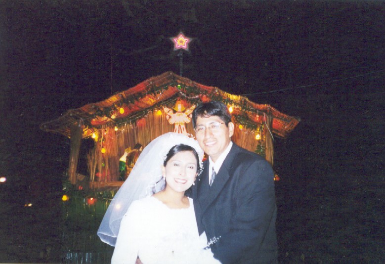 Esta una de las mejores navidades que pude vivir!!.... me casé el 28 de Diciembre del 2002.-(Parque el Olivar San Isidro) Lima-Perú
Maria Elena  Cisneros de Rojas
19 Jun 2004