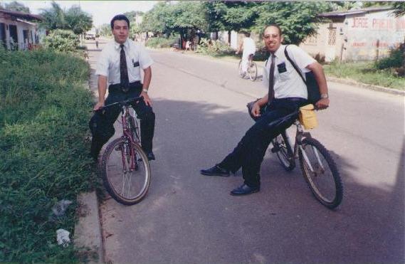 Proselitando en todo un pueblo
Darwin Jared Trochez
30 Jun 2004