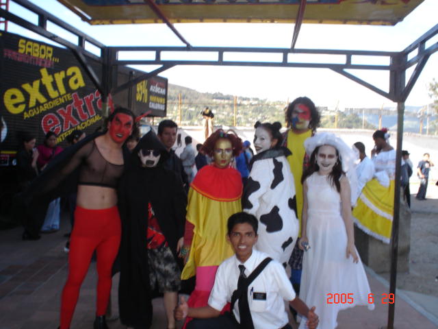 En esta foto es un desfile de disfraces en Pamplona por el aniversario de la ciudad.
Gerardo
04 Jul 2005