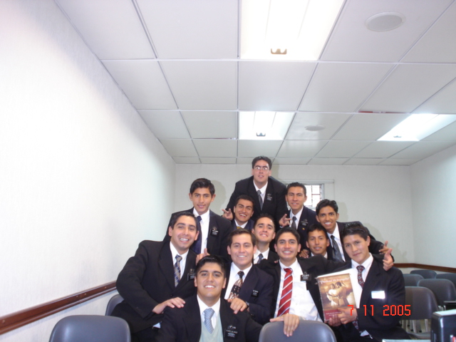 Esta es una foto dedicada a todos los misioneros de la ZONA SALITRE.

Atte: ELDER NINA  y  ELDER ALARCON
Gerardo
07 Nov 2005