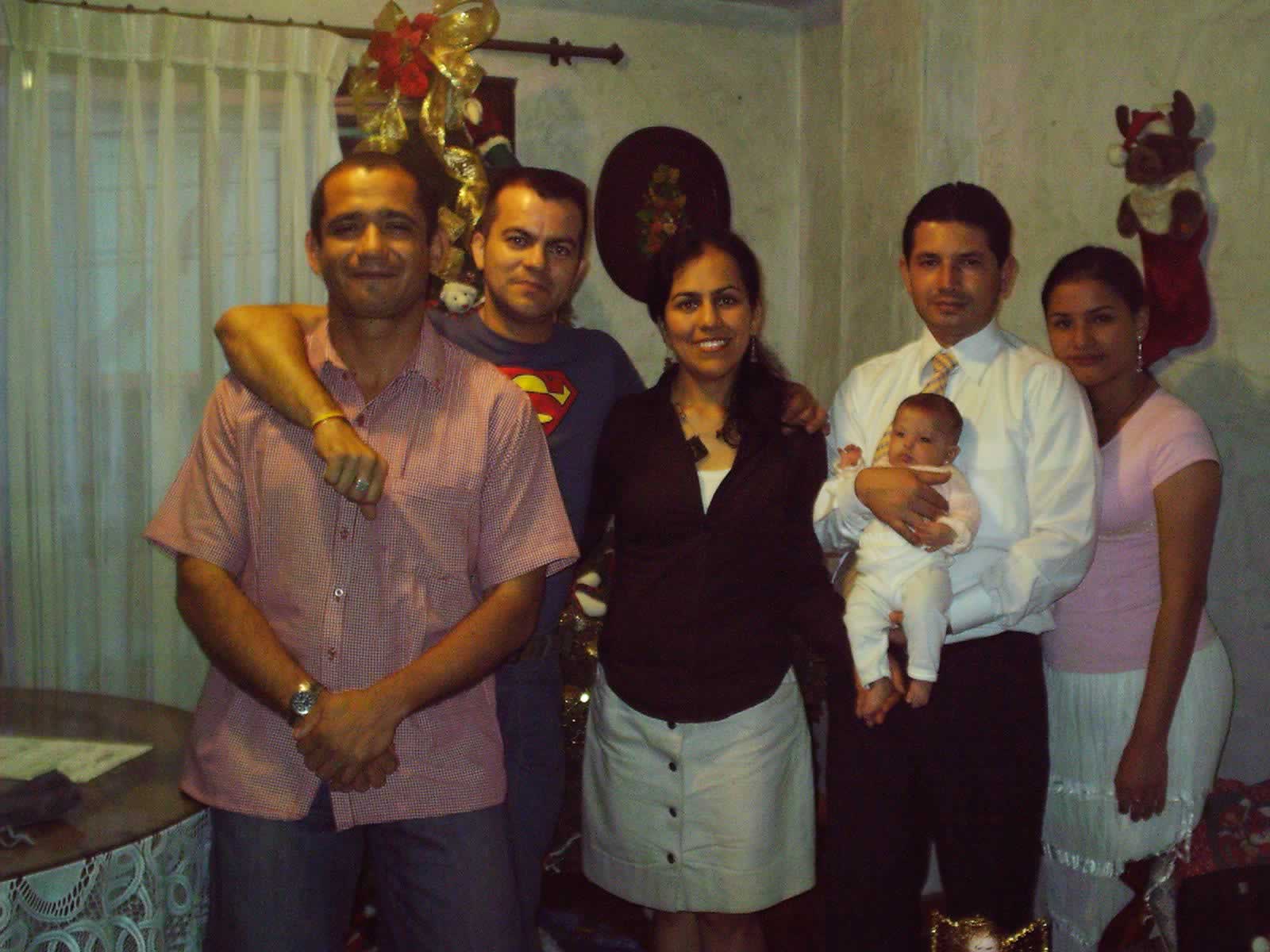 Reunion en pereira colombia, E. Figueredo. N. gomez, D. Granada y Joso Rubiel y esposa nena
Edgar Alfonso Figueredo
13 Jan 2006