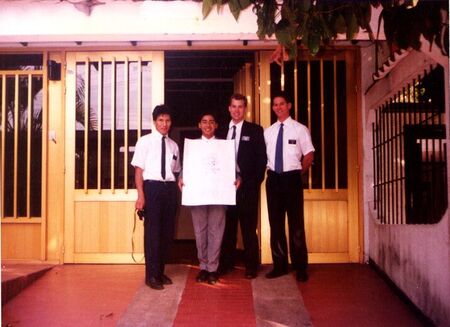 Elder Turner, elder Taylor, Elder Ganoza and Me. Our last picture in Villavicencio
Walter Ivan Cruz
06 Mar 2001