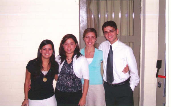 con mis hnas y mi novia
Ivan David Nuñez
17 May 2006