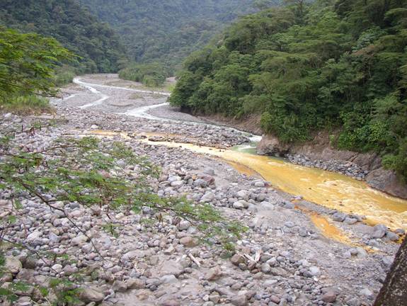 Junction of Rio Sucio and Rio Honduras
Roger King Hadley
16 Feb 2004