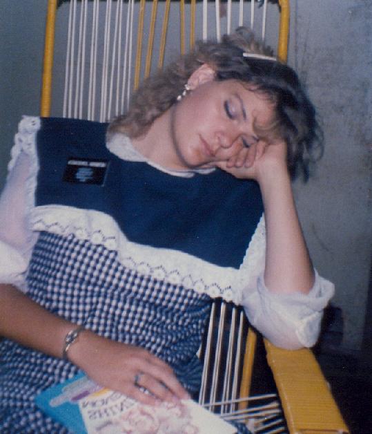 No despierten a la hermana Georgensen, está muy cansada...   Cañas,  Guanacaste.
Luis Ricardo Guzman
05 May 2005