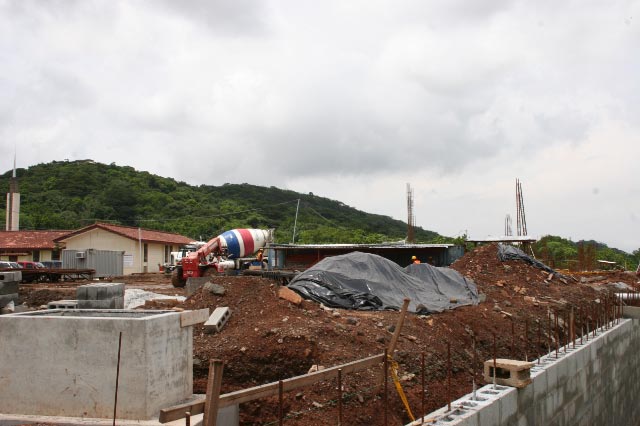 May 2006. Photo by Dewey Levie.
Mission Network
31 May 2006