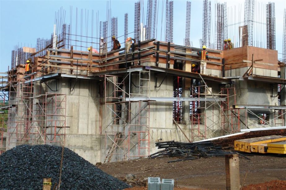 Vista de las labores de encofre para el vaciado en el area Sureste del templo
Mission Network
21 Aug 2006