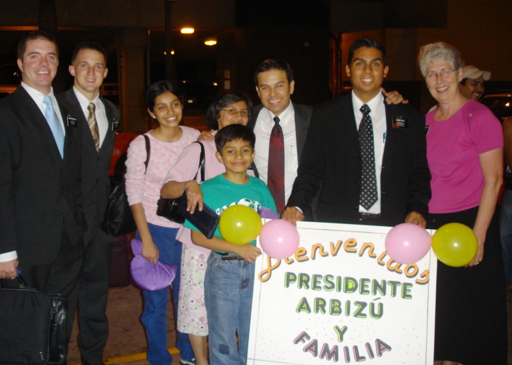 Llegada del Pte. Arbizu y familia en San Jose - 30 de Junio de 2006
Mission Network
10 Nov 2006