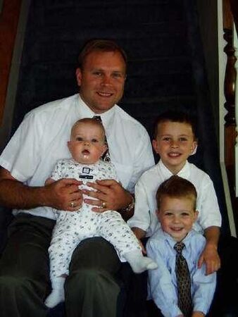 The most recent with my three boys.  Darien 5, Keagan 6, and Rylan 7 months

Cute eh?
Jamie Trevor Brown
08 Jul 2005
