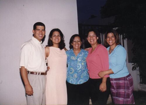 Annie, Mayra, Noemí, Ferner & Massiel
Ferner O. Bodden
19 Aug 2005