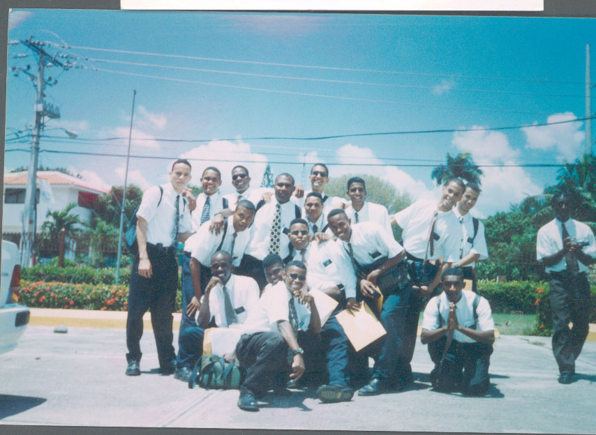 asi era como se veia esos dias en la capilla de villa olga
FRANCISCO MANUEL TEJADA
14 Nov 2001