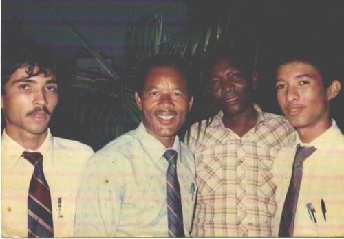 En esta foto aparecen Rafael Gonzalez (Elder Gonzalez) y Jhon Lopez (Elder Lopez) antes de ir a la misión, cuando ambos eramos consejero de la única Rama que habia en Azua
Jhon  Lopez
25 Sep 2004