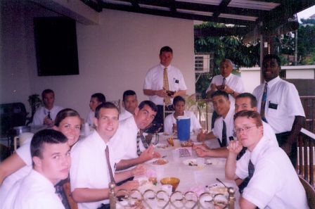 Comiendo
Leon Robert Atcitty
05 May 2006