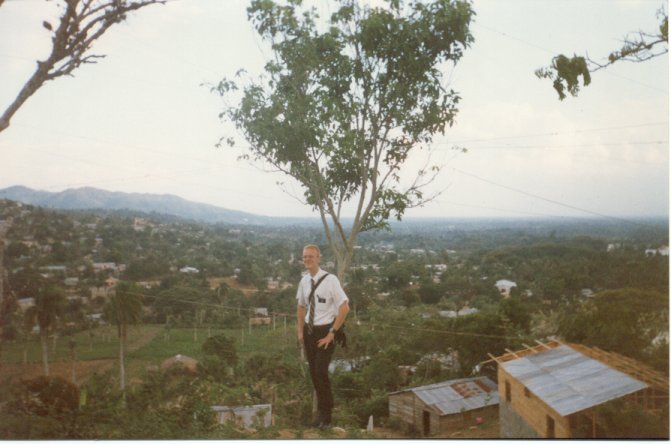 LLegando a lo alto en Tamboril
John Benjamin Tilley
11 Jun 2001