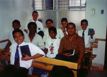 Juan Carlos Monroy el maestro de la clase de principios del evangelio (serviendo en Quito) y 5 de los 7 fueron bautizados y Luis (aldo mio) regresó a la iglesia y ya es sellado en el templo.
Jon Andrew Snider
04 Jan 2004