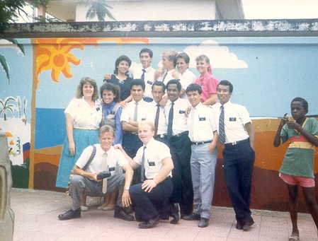 Embellescamos Esmeraldas
Alex Hna. Loca Carrión
14 Dec 2001