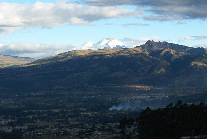 Otro Volcan que esta al norte de la ciudad
Dallin  Wood
08 Sep 2002