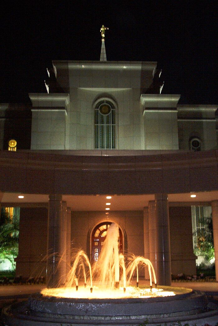 el templo
Dallin  Wood
08 Sep 2002