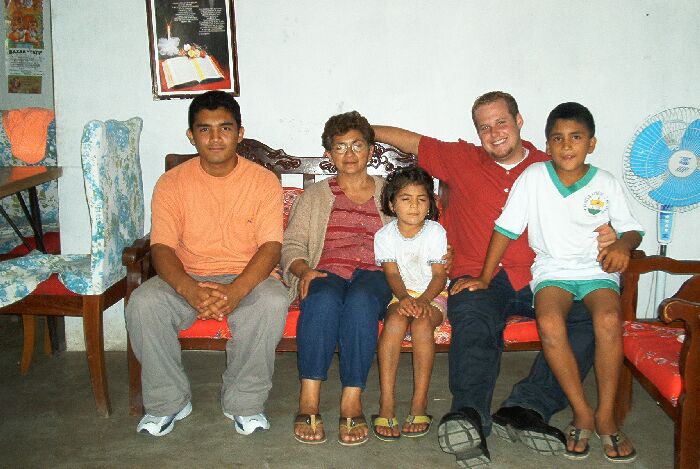 Del carmen Hermana judith y Willy
Dallin  Wood
08 Sep 2002