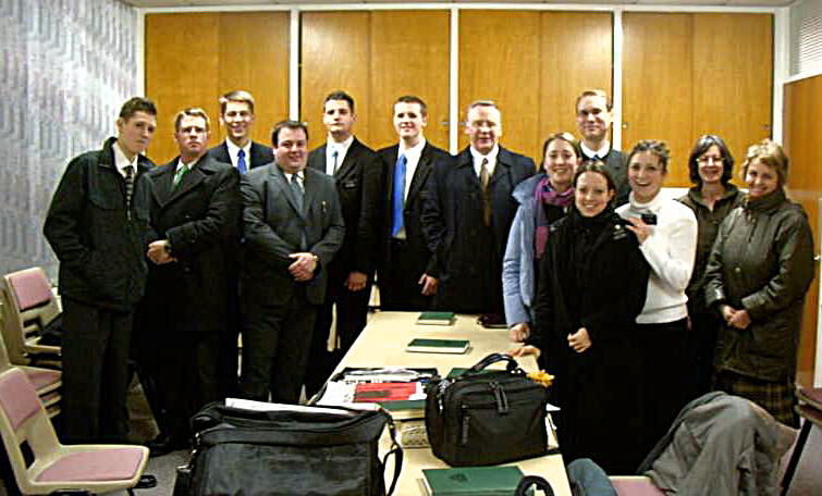 ok this was early this year (January) i believe... here are the elder i remember..Elder Buckland, Elder Ray, Elder Parkman...some of the ward missionaries...Elder Dryden...Sister Dopson, Sister Adams...
Rebecca, Ellen Winter
01 Dec 2003