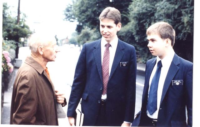Elder Jones and Elder Barber posing for pictures that were eventually used to make a filmstrip for the Mission
Gary S Barber
07 Oct 2005