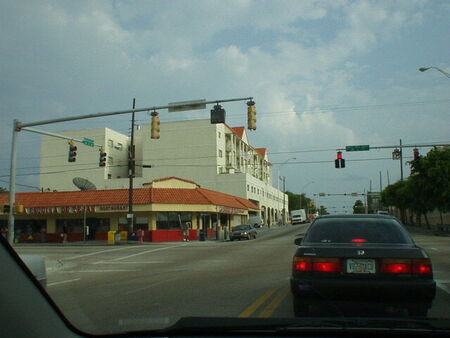 La Pequena Havana apt building
Matt D George
12 Aug 2002