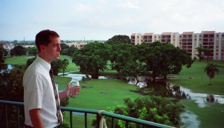 Fontainbleau apartment balcony 1998. Elder Wallace
Matt D George
14 Jul 2005