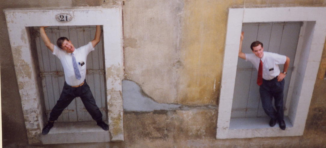 The elders across from our apartment, hanging out in windowsills.  Summer 1990.
Deanna  Robertson
16 Nov 2001