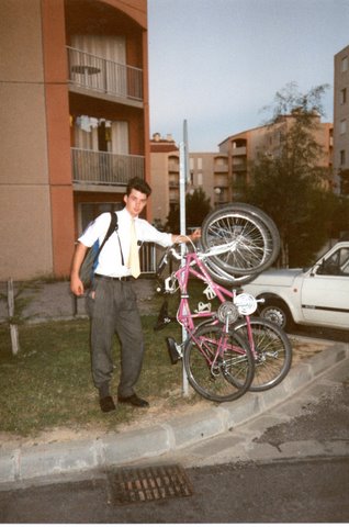 Sometimes, securing the bikes required imagination!
Andrew Paul Shakespeare
17 Dec 2008