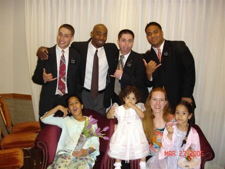 ELder Carson, Bro. Sales, Stich, Me and the rest of the Sales Family
Tuika  Tufaga
02 Jan 2007