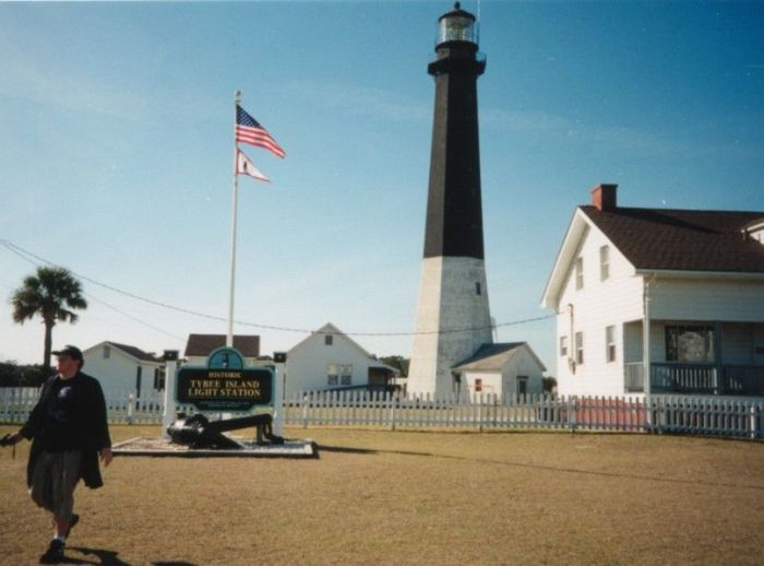 Sean Edwards looking dapper in his trench coat and shorts at the Tybee Island lighthouse.  The Hilton's took us on a tour of Savannah.
Gerratt D Bethers
19 Apr 2002