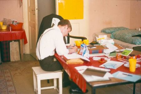 Elder Jahn at the Habsburgerstrasse 1 bei Altman Wohnung in Schwabing, Muenchen.  Photo taken by Elder Luker im Juni 1974.
Lynn M.  Luker
09 May 2006